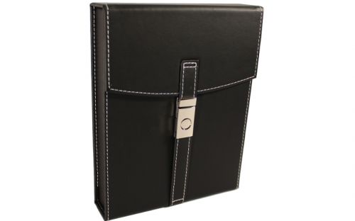 Utazó humidor - fekete bőr, cédrusfa szivartartó doboz, párásítóval - pántos